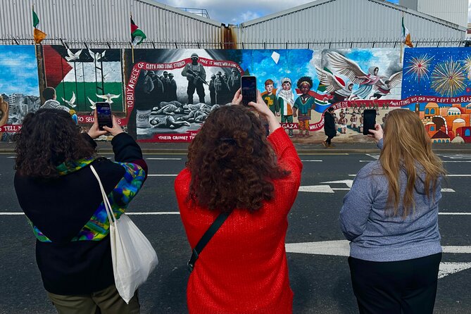 2 Hour Private Belfast Taxi Cab Tour of Troubles & Peace walls - Bombay Street and the roots of the conflict