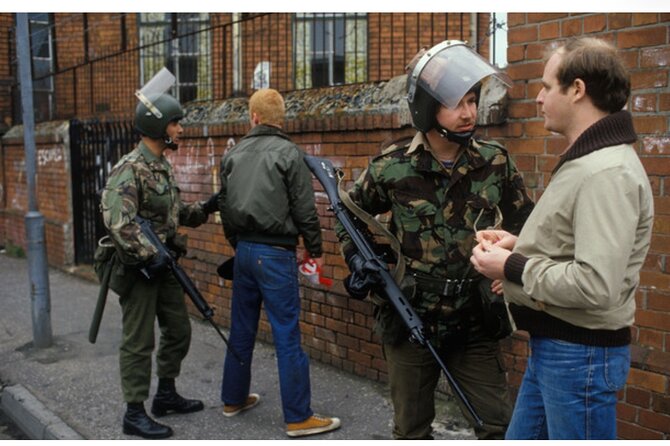 2 Hour Terror and Mural History Belfast taxi Private Tour - Why Belfast’s walls matter more than a photo stop