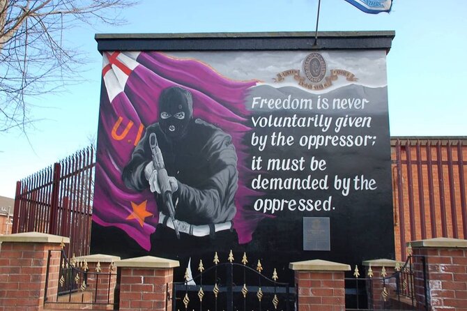 2 Hours Republican & Loyalist Mural Black Taxi Tour from Belfast - The Peace Wall and the old Victorian jail