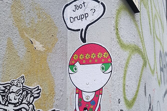 3-Hour Cologne Street Art Bike Tour in Small Group with Guide - What the guide adds to the ride