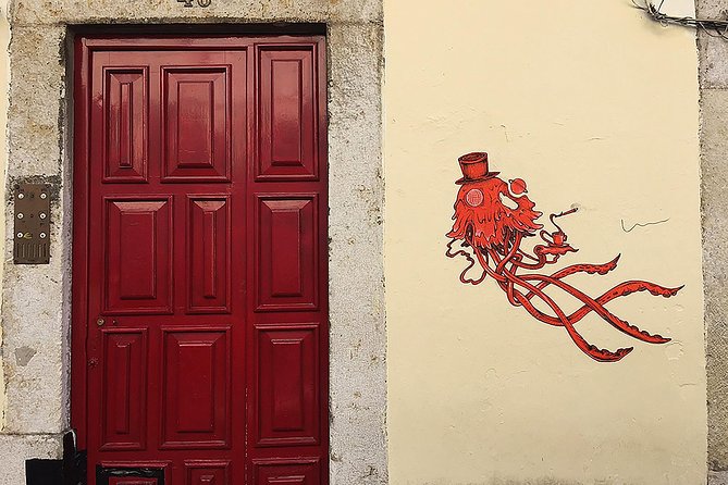 3-Hour Guided Street Art Walking Tour of Lisbon - Gloria Funicular and the Outdoor Art Gallery