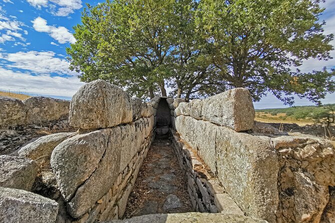 4x4 tour of Orgosolo: Murals and typical lunch at the shepherd's - Lunch at Su Pinnetu is the heart of the day