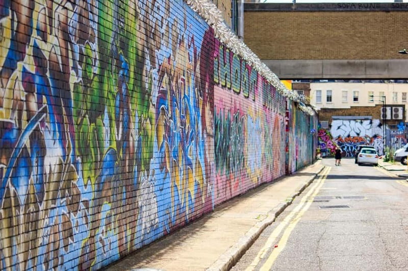 ADVANCED GRAFFITI STREET ART TOUR / SHOREDITCH / EAST LONDON - A good choice for families and first-time visitors