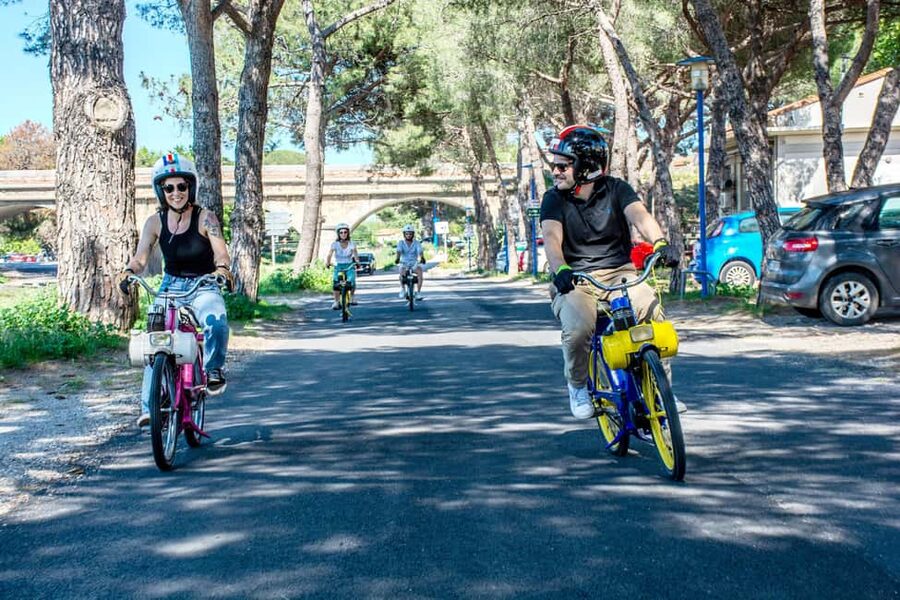 Argelès-sur-Mer: a guided Solex ride to discover street art - Cruising through the town’s murals