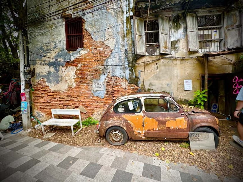 Bangkok: Chinatown & Taladnoi Street Art Guided Walking Tour - Tian Fah Foundation Hospital and the Golden Buddha