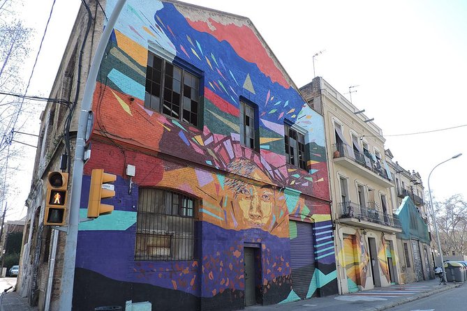 Barcelona Street Art and Graffitti Bicycle Tour - The bicycles, pace, and physical effort