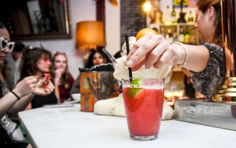 Barcelona Street Art, Graffiti & Tapas Tour - Tapas and a traditional Spanish drink at the end