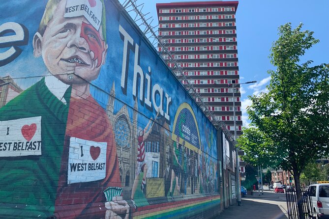 Belfast city and Mural 4 hour tour - A four-hour format with private transport