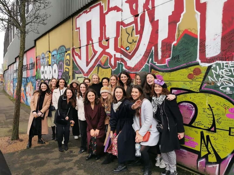 Belfast: Political Mural Taxi Tour - Starting at the Leonardo Hotel Belfast