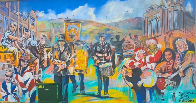 Belfast: Private Black Taxi Cab Political Murals Tour - Divis Tower and Albert Street