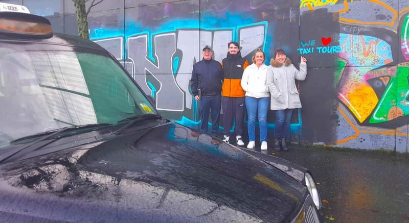 Belfast: Private Black Taxi Cab Political Murals Tour - The black cab ride through Belfast