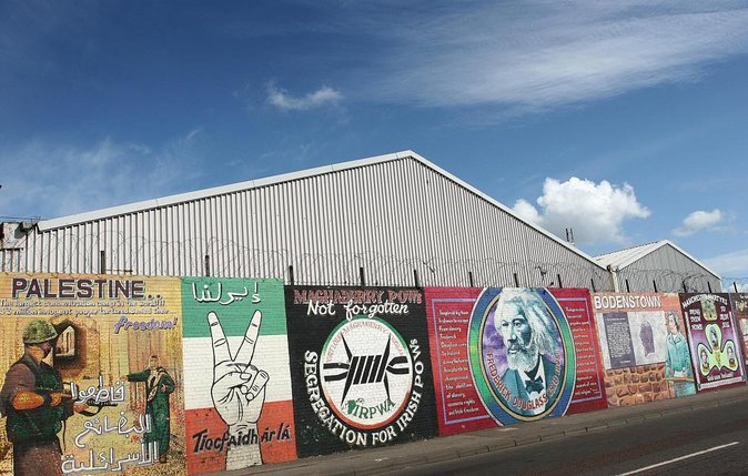 Belfast's Political Mural Taxi Tour - What makes this Belfast mural tour useful