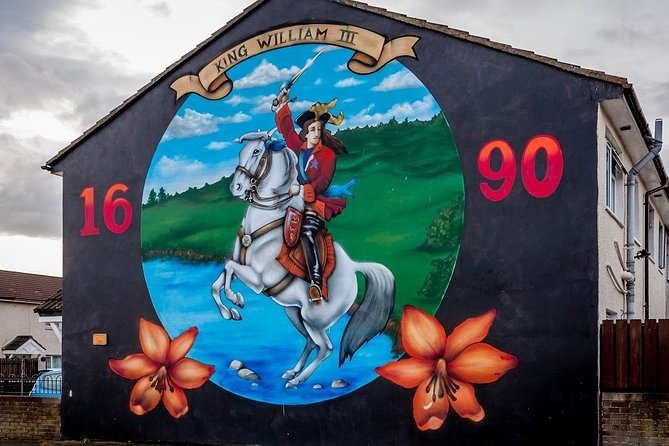Belfast's Political Mural Taxi Tour - Crossing the Peace Gates at the Peace Wall