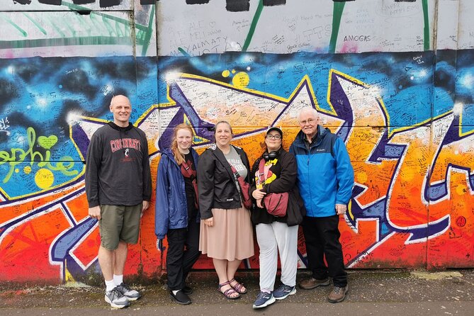 Belfast's Political Mural Taxi Tour - How the private taxi format changes the experience