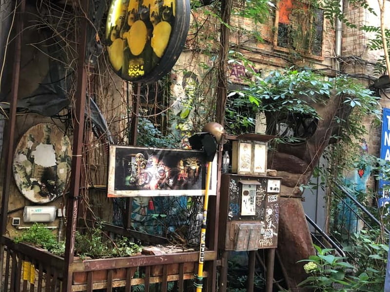 Berlin: Alternative Street Art Tour - The guide makes the difference