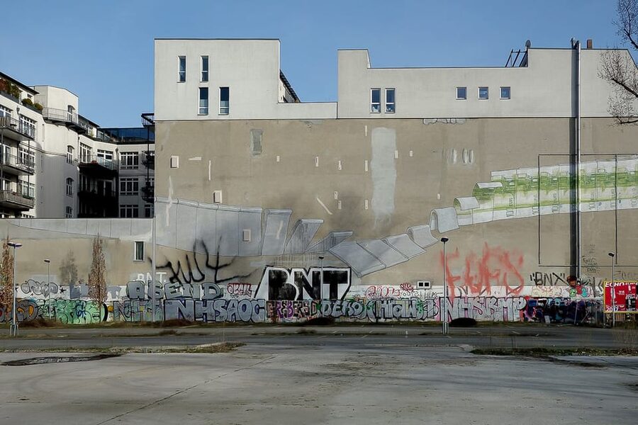 Berlin: Private Kreuzberg Street Art Walking Tour - Guide Style and What to Expect