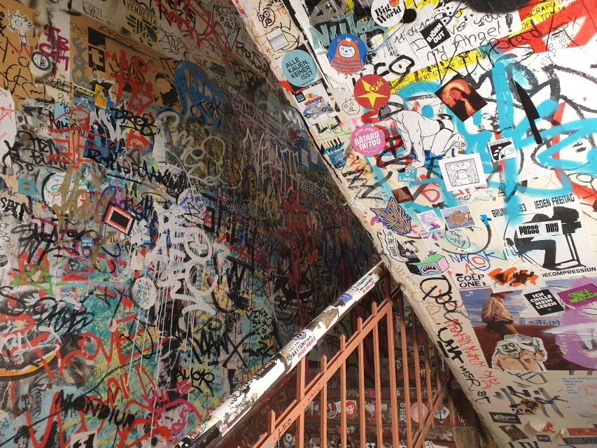 Berlin: Street Art and Alternative Tour - Friedrichshain and the East Side Gallery