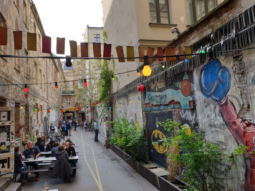 Berlin: Street Art and Alternative Tour - Who should choose this walk