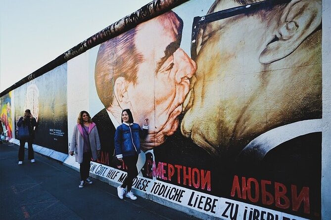 Berlin Street Art Tour with Graffiti, Murals, and Urban Culture - The move from Friedrichshain to Kreuzberg
