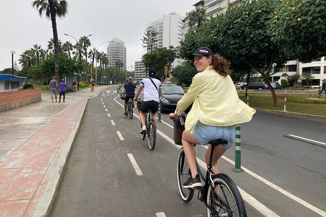 Bike Tour Lima | Ride along Miraflores & Barranco - The Miraflores boardwalk and final photographs