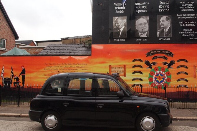 Black Taxi Mural "Tour Like A Local" - What the private black taxi changes
