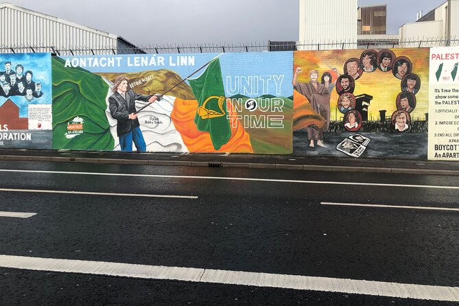 Black Taxi Tour of Belfast – Politics, Murals peace walls Tour - What Robert adds to the experience