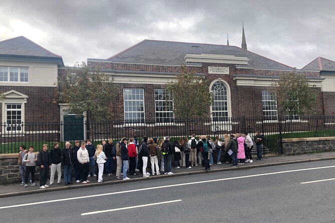Black Taxi Tour of Belfast – Politics, Murals peace walls Tour - Vehicle, group size, and pickup choices