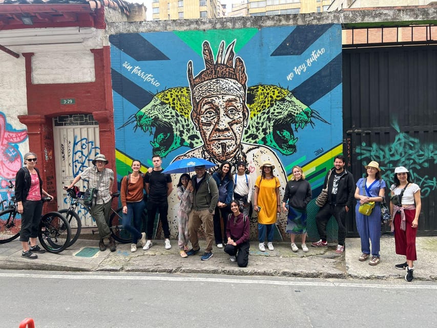 Bogotá: Graffiti Tour el mejor recorrido de arte urbano - From decoration to protest and public discussion
