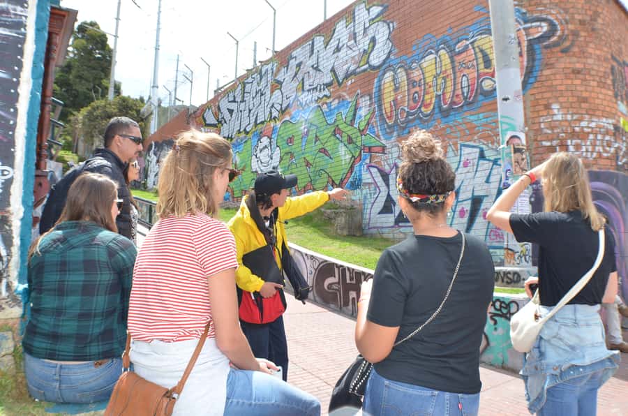 Bogotá: La Candelaria Graffiti & Urban Art Guided Tour - Through La Candelaria, where walls carry arguments