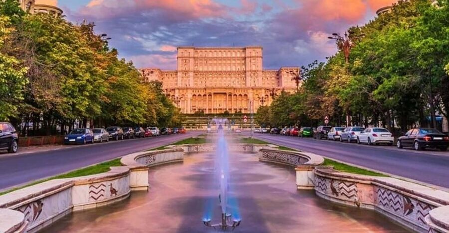 Bucharest : Street Art Walking Tour With A Guide - What this Bucharest walk is really offering