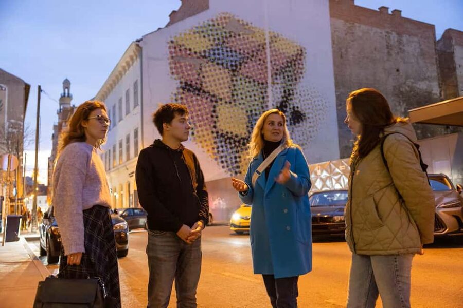 Budapest: Ruin Bars, Street Art, and Jewish Quarter Tour - Why this Budapest walk works so well