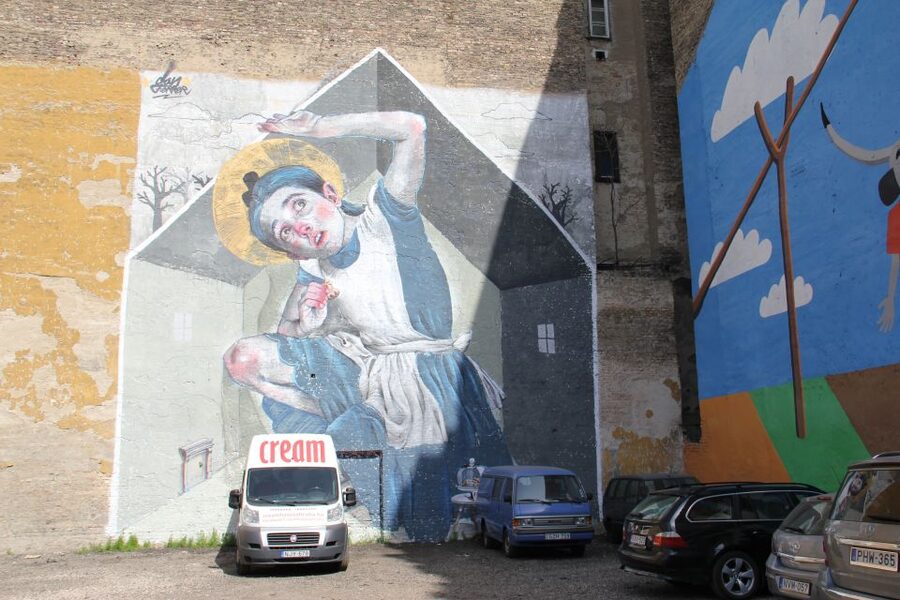 Budapest: Street Art Tour - Politics, local values, and modern Budapest