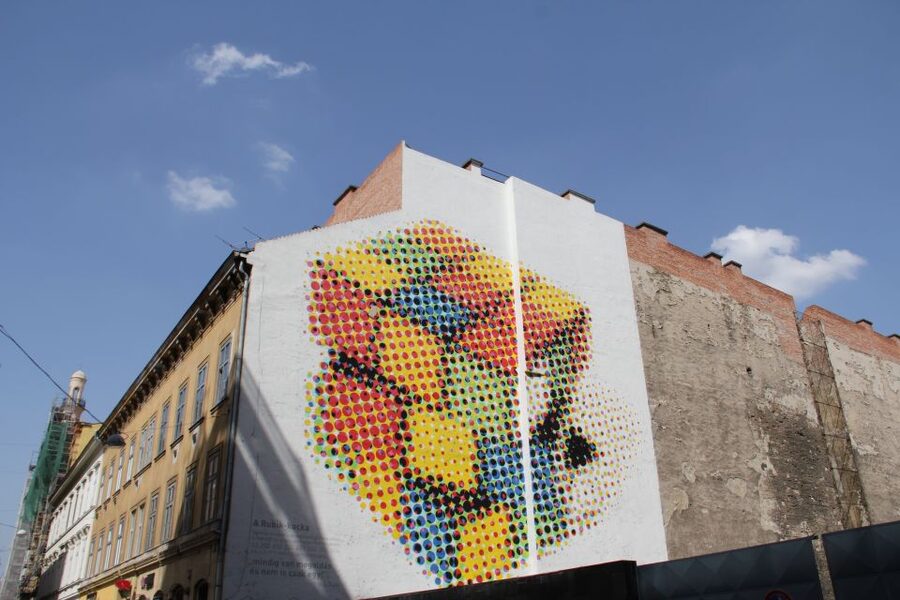 Budapest: Street Art Tour - What the small group changes