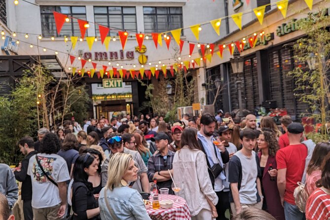 Budapest Vibe: Ruin Bars, Street Art and Culture Tour - Starting at Erzsébet tér and entering Erzsébetváros