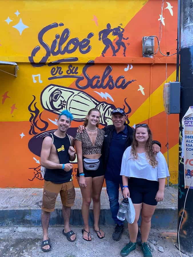 Cali: Comuna 20 Siloé Street Art Tour - Hearing how residents changed the neighborhood