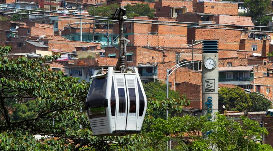 City Tour: Graffiti Tour Comuna 13 + Downtown Medellín - Parque Berrío and the older center