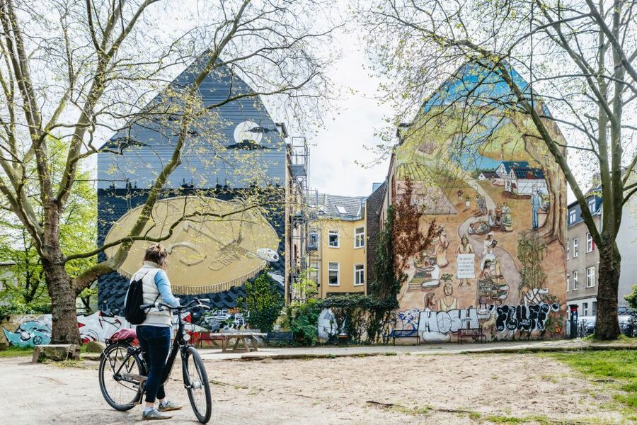 Cologne: Ehrenfeld Street Art Bike Tour - Aachener Weiher adds breathing room