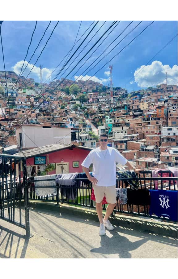Comuna 13: Recorrido de Arte Urbano, Cultura y Resiliencia - Dance, music, and the social side of the neighborhood