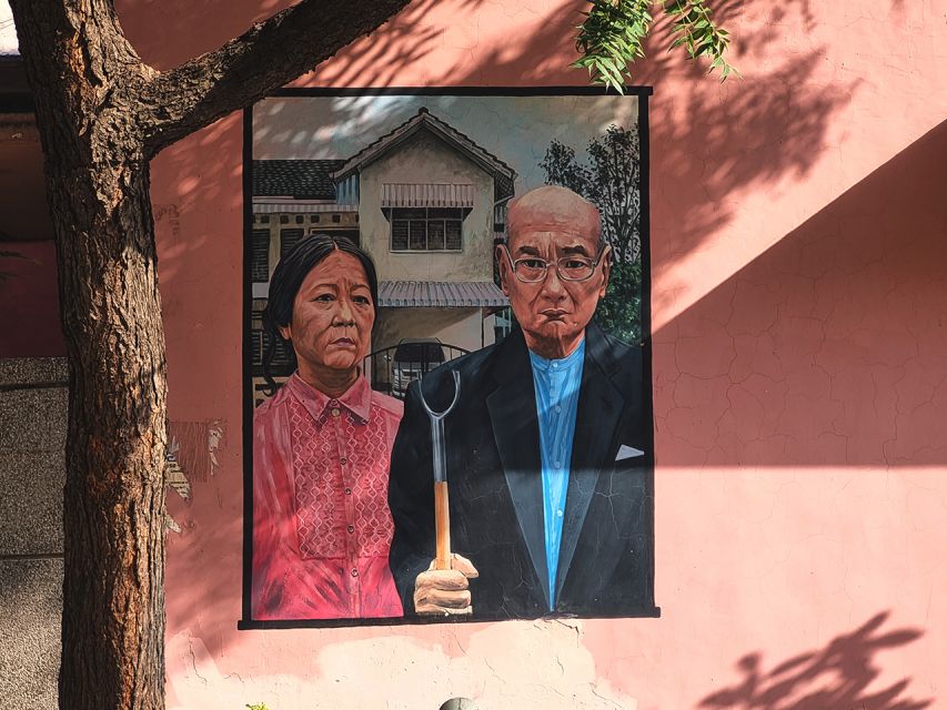 Delhi: Explore Delhi's Street Art & Visit to an Art Centre - The stories behind the murals
