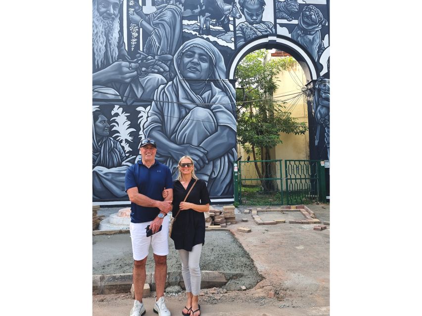 Delhi: Explore Delhi's Street Art & Visit to an Art Centre - A creative space for young artists