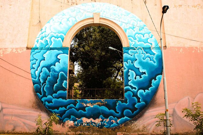 Delhi Street Art Tour - Lodhi Gardens: tombs, mosques, and shaded paths