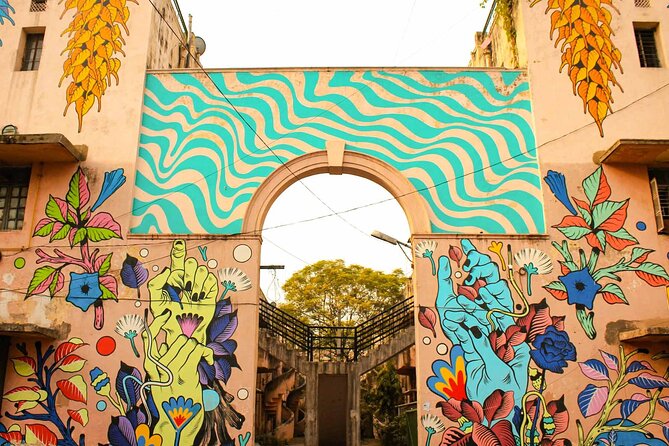 Delhi Street Art Tour - Khan Market: coffee, conversation, and a polished finish