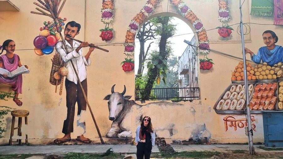 Delhi Street Art Tour: Explore the Murals & Visit a Stepwell - Two short rides that keep the tour moving