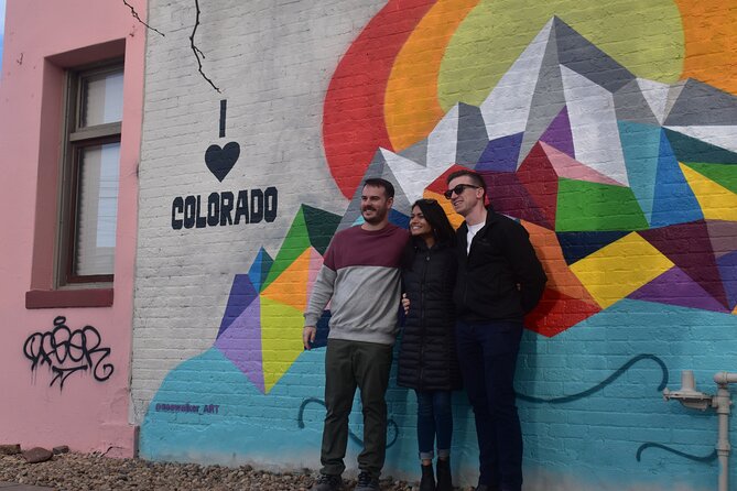 Denver: Street Art, Murals, and Graffiti Private Walking Tour - Murals, graffiti, and 3D art in RiNo
