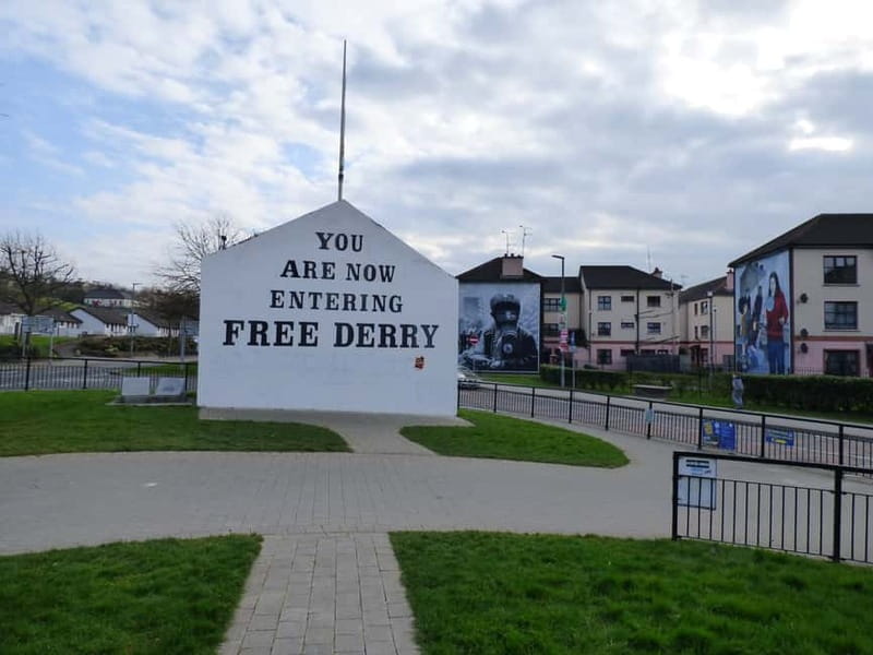 Derry: Bloody Sunday and Bogside Murals Walking Tour - Seeing Derry through the Bogside Murals
