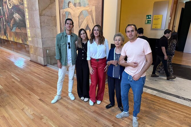 Exploring Mexican Muralism: A Journey through Bellas Artes Palace - Timing, meeting point, and group size