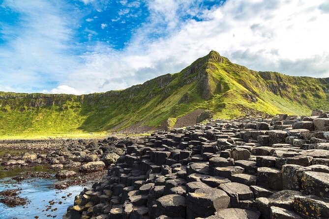 Giants Causeway Tour from Belfast + FREE Belfast Mural Tour - Key points at a glance