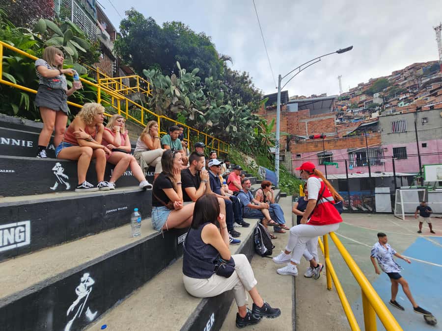 Graffiti Tour comuna 13 and cable car (made by local guides) - Booking, cancellation, and meeting details