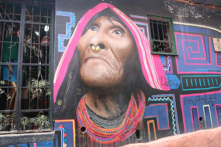 Graffiti Tour in La Candelaria Bogotá with Transportation - What the private transportation adds