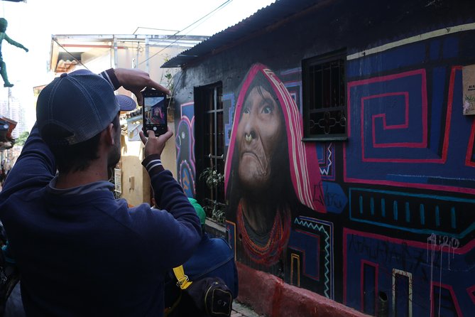 Graffiti Tour in La Candelaria Bogotá with Transportation - Starting at Chorro de Quevedo Square